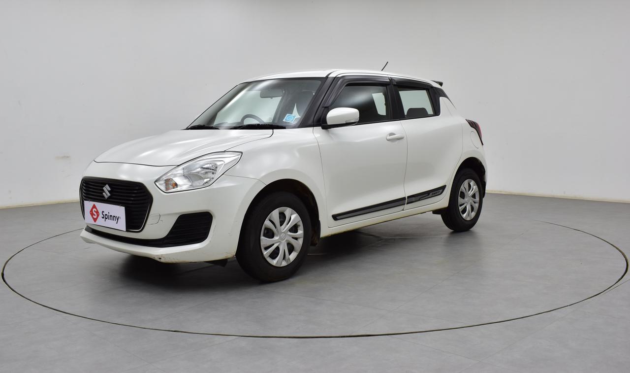 Used Maruti Suzuki Swift VXI AMT car in MG Road, Gurgaon for 6.20 Lakhs